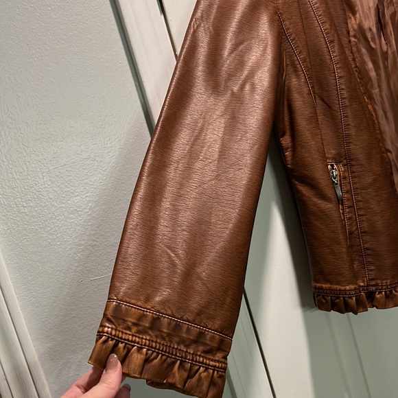 Lightweight Jacket - Picture 2 of 5